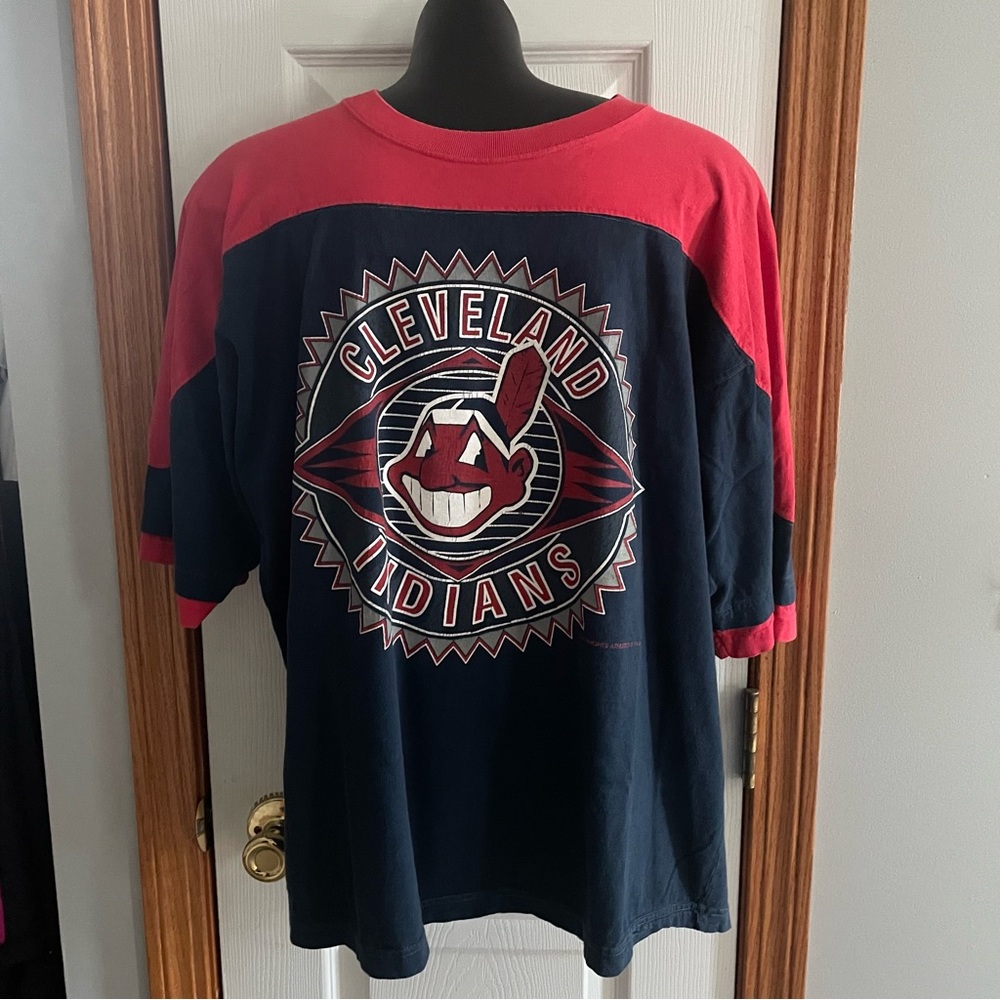 Vintage Cleveland Indians Graphic T-Shirt- Large